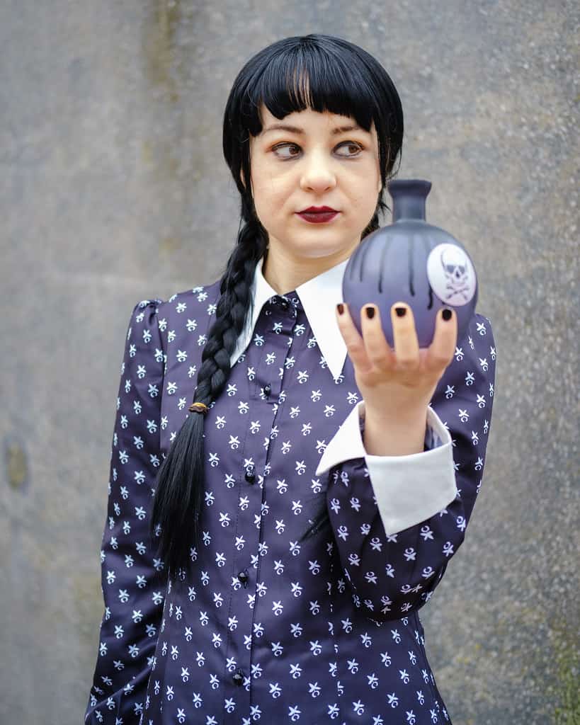 Wer spielt Wednesday Addams? Finde es hier heraus! 2