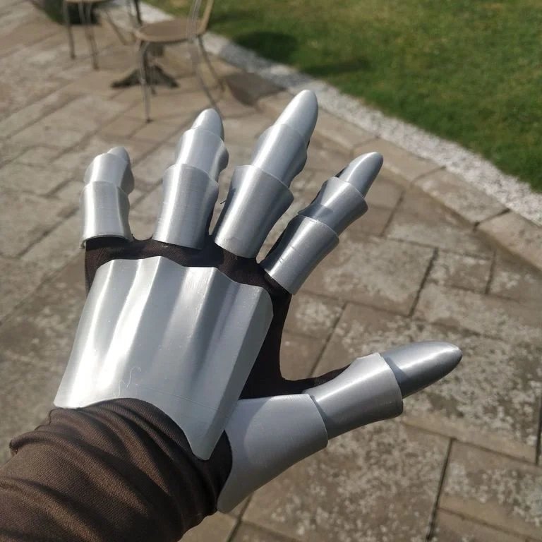 Cosplay medieval hand armor/gauntlet 3D printed, customizable 4