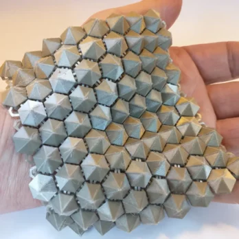 Cosplay sechseckiges Kettenhemdgewebe mit Spikes 3D gedruckt, 11cm x 10cm, personalisierbar 5 Cosplay sechseckiges Kettenhemdgewebe mit Spikes 3D gedruckt, 11cm x 10cm, personalisierbar 5